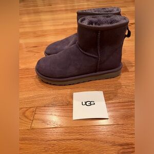 UGG Classic Mini ll Purple (PRS), Size 7 EXCELLENT CONDITION